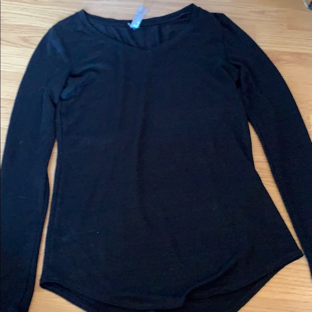 Black long sleeve T-shirt